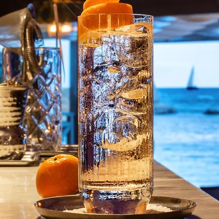 Hotel & Des Pecheurs Bonifacio (Corsica)