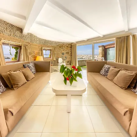 Hotel & Des Pecheurs 4*