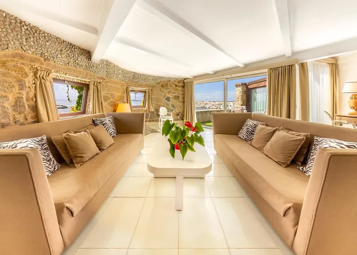 Hotel & Des Pecheurs 4*